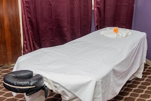 Couples treatment rooms, aromatherapy, hot stone massages - Samaritan Villa Resort&Conference Center (Kumasi)