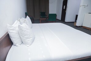 Standard Room | Frette Italian sheets, premium bedding, down duvets, minibar - Samaritan Villa Resort&Conference Center (Kumasi)