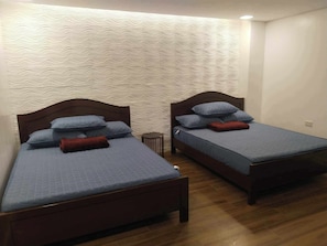 2 bedrooms, WiFi, bed sheets