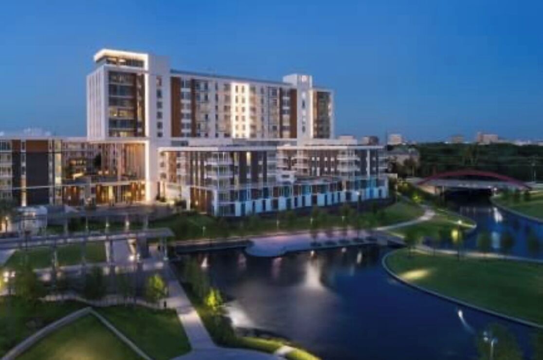 Luxury and Cozy apartment in enjoyable Addison with WiFi, fitness room and pool
