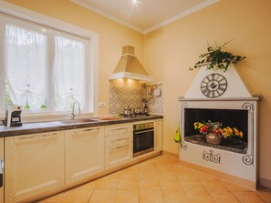 Kühlschrank, Ofen, Geschirrspüler, Toaster