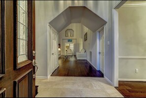 Interior - Spacious 5-bedroom house in enchanting Missouri City with WiFi, fitness room (Missouri City)
