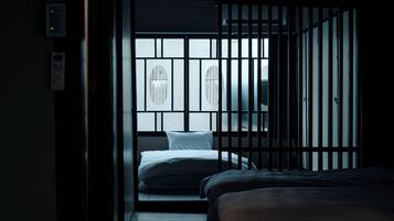Blackout drapes, free WiFi, bed sheets