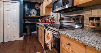 Disco Hideaway, Sleeps 8, 3BR