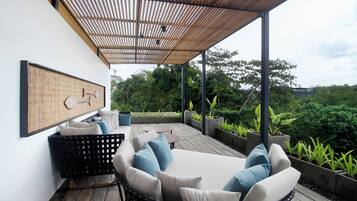 Family Villa, 4 Bedrooms, Balcony, Garden View | Terrace/patio