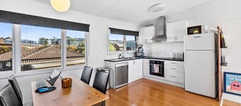 Fine coastal living in a sun-drenched retreat. Pet friendly!