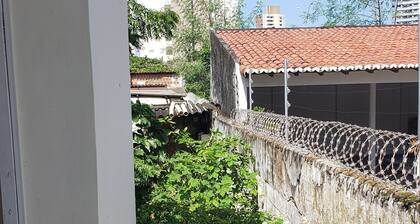 Large cozy house organized, safe and close to the beach. close to 24 hour commerce