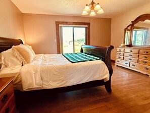 4 dormitorios, tabla de planchar con plancha, wifi gratis y ropa de cama