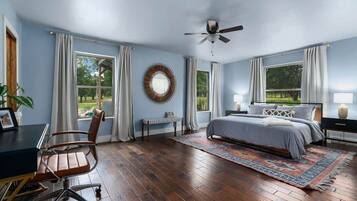 3 soverom, skrivebord, strykejern/-brett og wi-fi