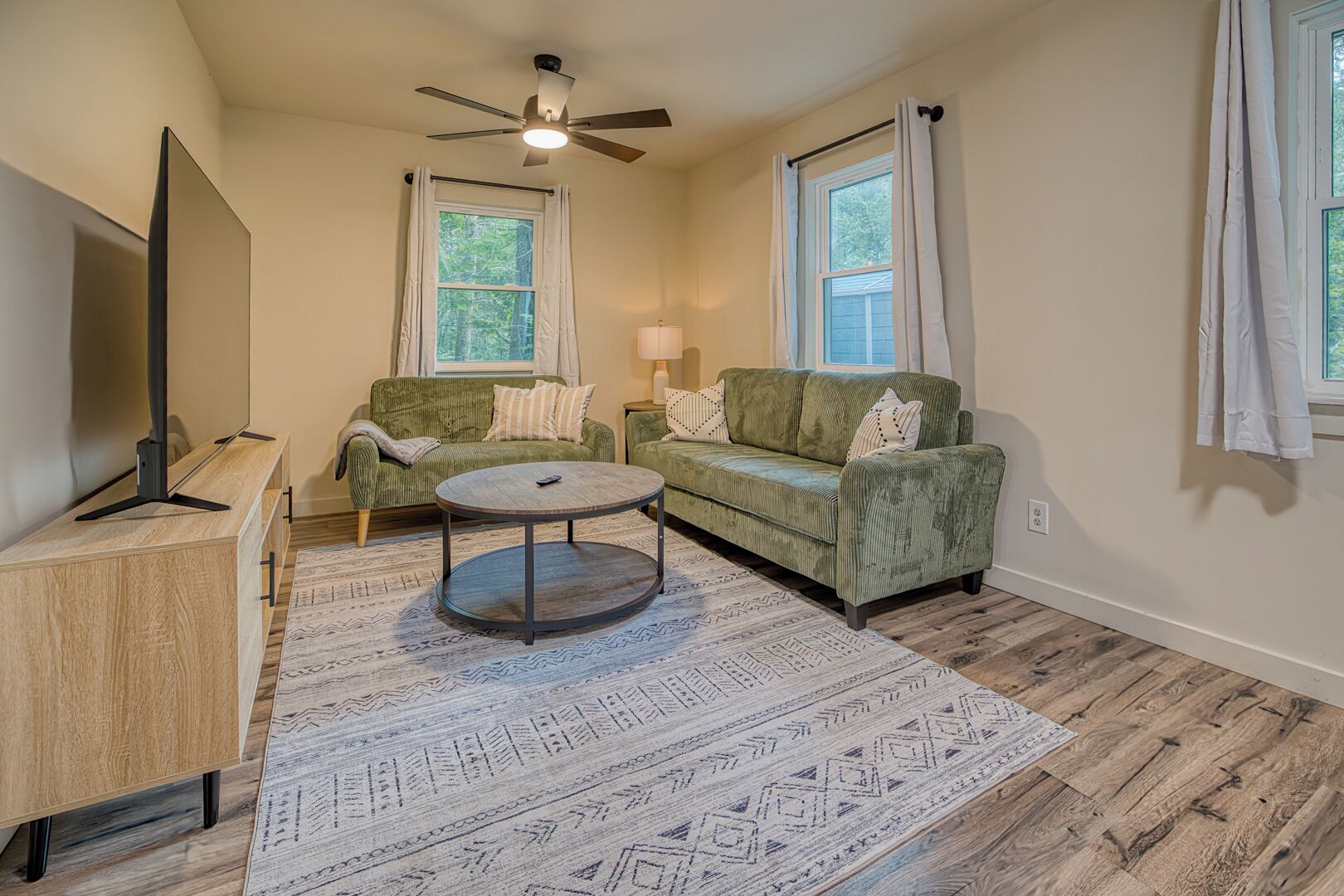 Smart-tv, boeken en een printer