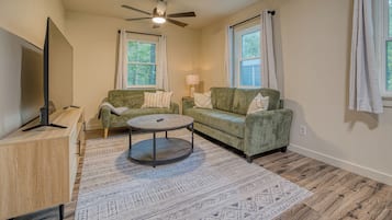 Smart-tv, boeken en een printer