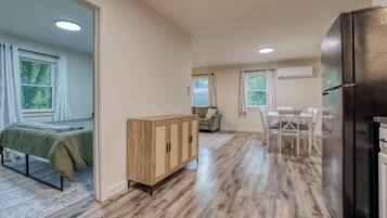 2 chambres, fer et planche à repasser, lit parapluie, Wi-Fi gratuit