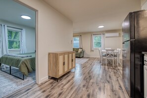 2 Schlafzimmer, Bügeleisen/Bügelbrett, Reisekinderbett, kostenloses WLAN