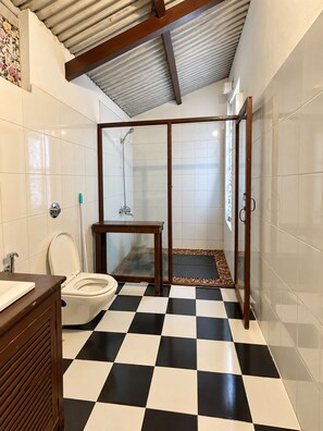 Bathroom - La Address Retreat (Ootacamund)