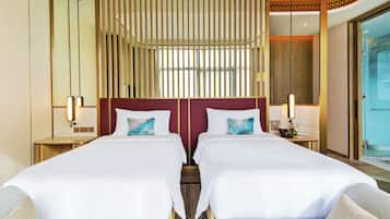 In-room safe, desk, laptop workspace, free WiFi