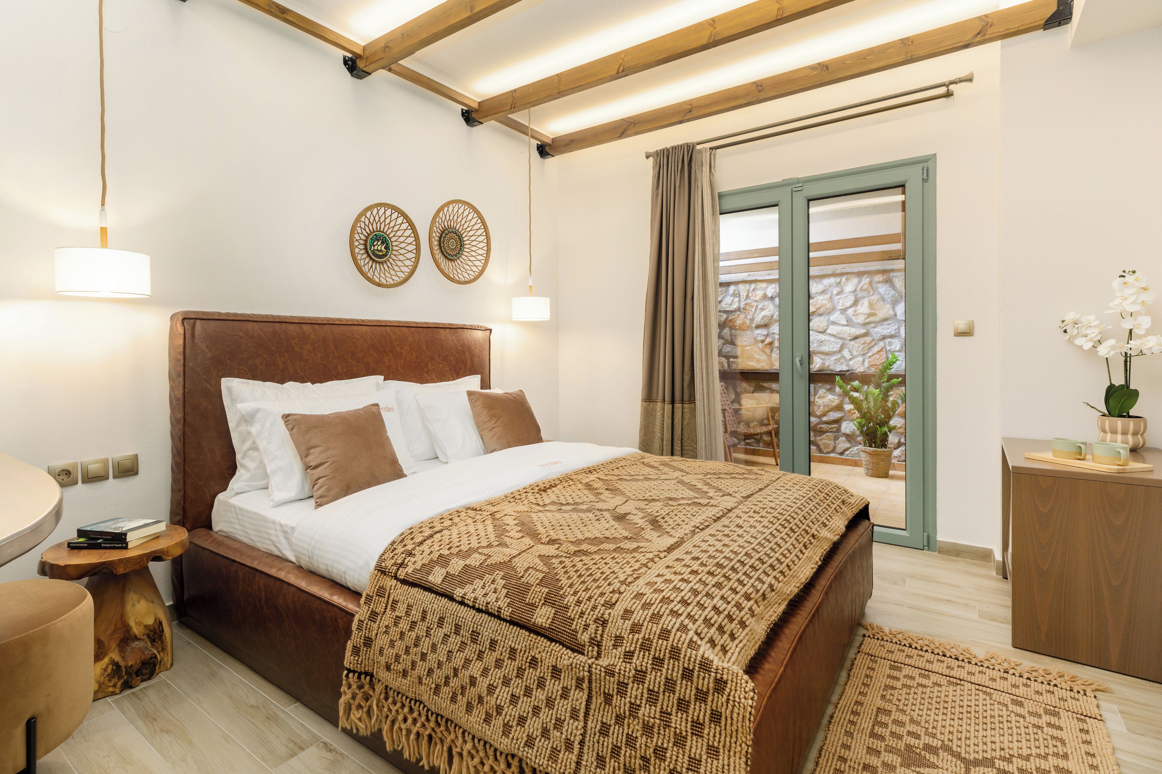 Deluxe Suite | 1 bedroom, blackout curtains, soundproofing, iron/ironing board