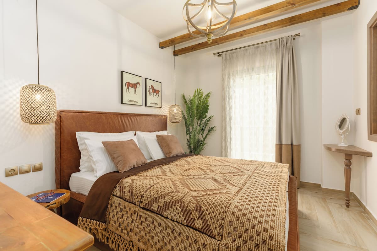 Comfort Suite, Balcony | 1 bedroom, blackout drapes, soundproofing, iron/ironing board