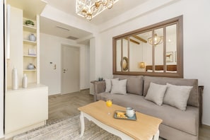 Comfort Suite, Balcony | Living area