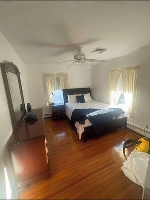 3 bedrooms, desk, WiFi - 1 mile to beach The Point House (Point Pleasant Beach)