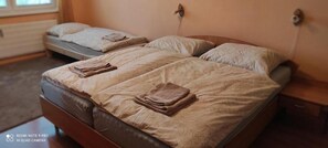 2 dormitorios, tabla de planchar con plancha, wifi y ropa de cama