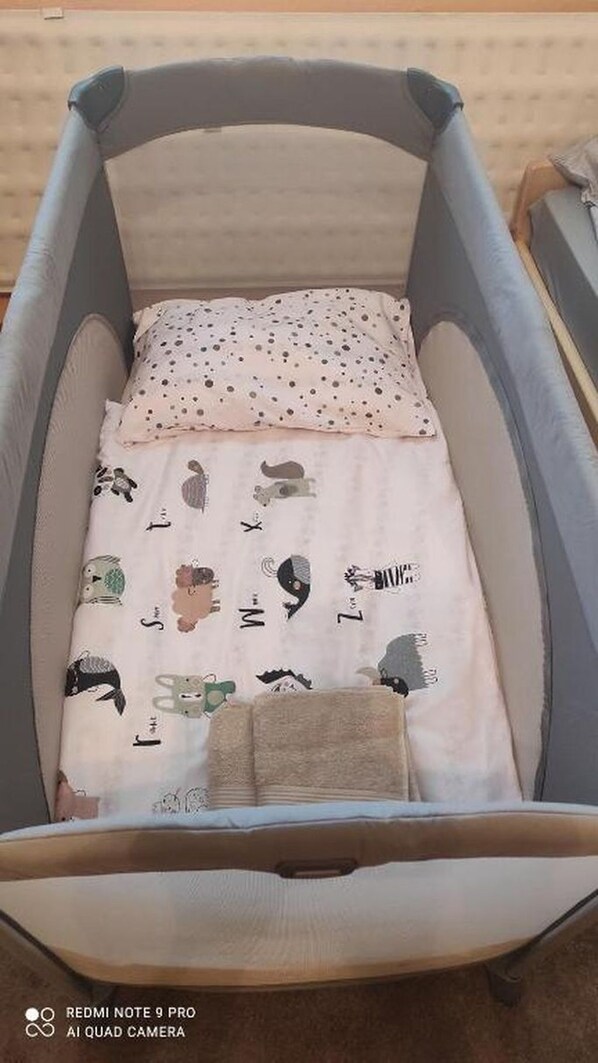 2 soverom, strykejern/-brett, wi-fi og sengetøy