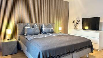 2 bedrooms, bed sheets