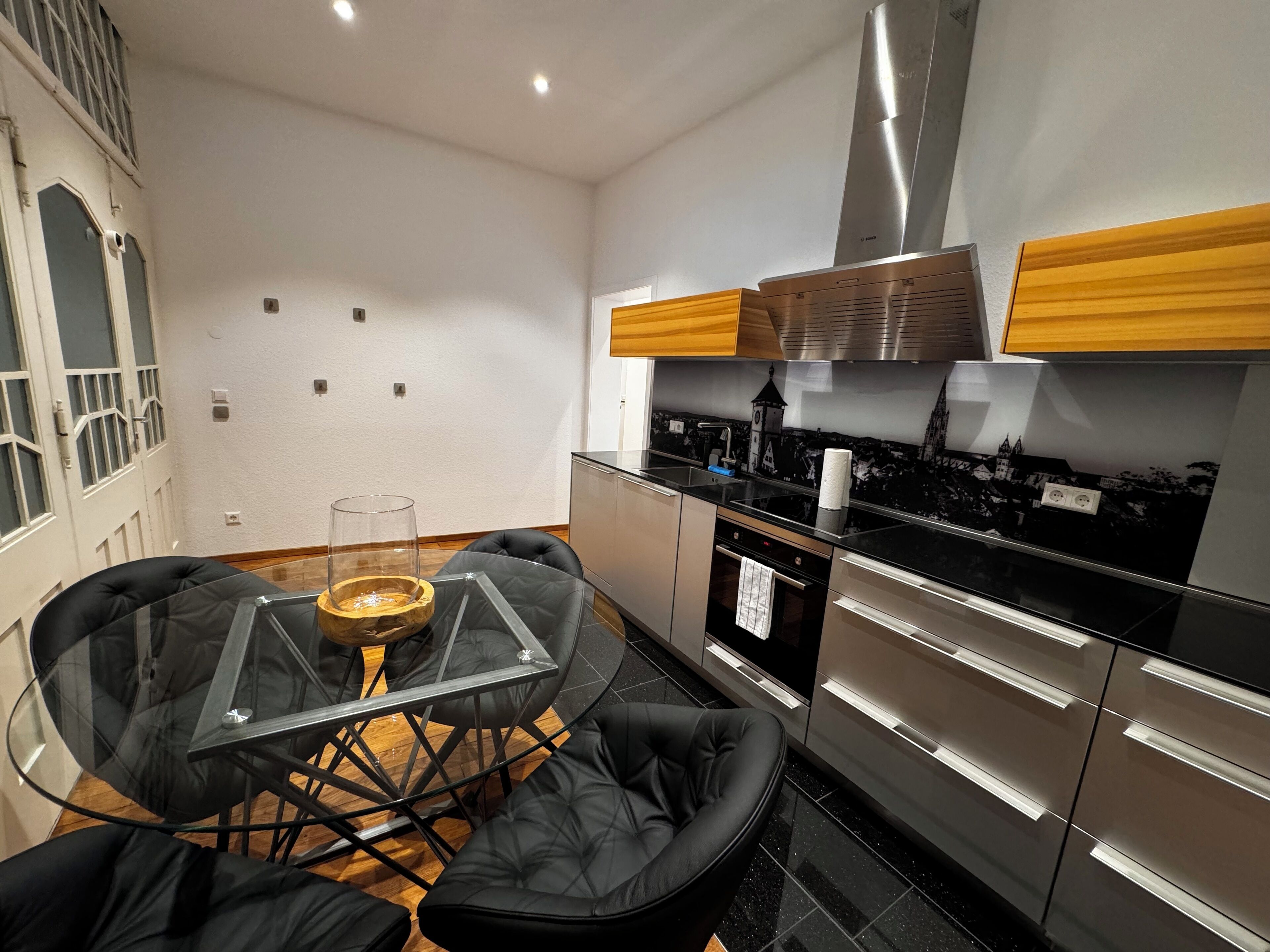 Premium-Apartment | Eigene Küche | Großer Kühlschrank, Ofen, Herdplatte, Geschirrspüler