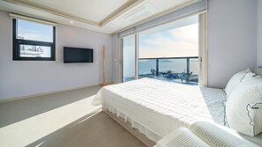 Chambre, 1 chambre (Room 201)
