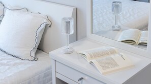 Basic Room, 1 Bedroom (Room 102) | 1 bedroom, free WiFi - Yeosu Wayo Ocean View Pension (Yeosu)