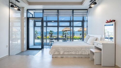 Yeosu Wayo Ocean View Pension
