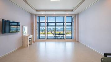 Basic Room, 1 Bedroom (Room 101) | 1 bedroom, free WiFi