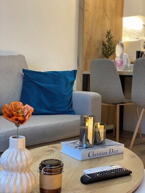 Interior - Cozy 1-bedroom apartment with AC and WiFi in enchanting Tiranë central appartmen (Tiranë)