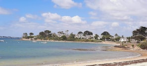 Beach - Chambre Confortable Dans Cabanon, à Côté de la mer et Sentiers de Randonnées (Le Tour-du-Parc)