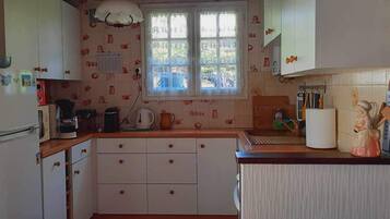 Micro-ondes, four, plaque de cuisson, lave-vaisselle