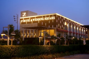Exterior - J P HOTEL AND WEDDING SQUARE (Pilibhit)