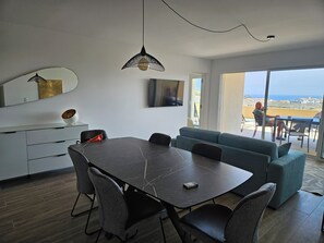 Dining - Appartement Neuf de 84 m2 Avec Terrasse de 60 m2 vue mer (L'Île-Rousse)