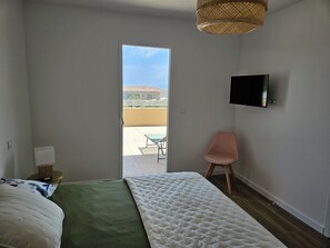 2 bedrooms, iron/ironing board, WiFi - Appartement Neuf de 84 m2 Avec Terrasse de 60 m2 vue mer (L'Île-Rousse)