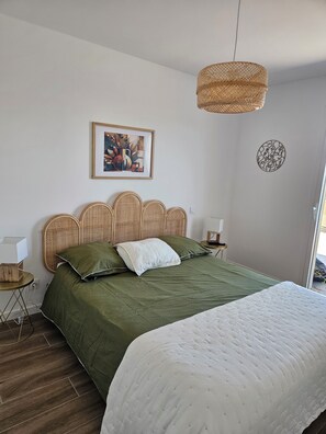 2 bedrooms, iron/ironing board, WiFi - Appartement Neuf de 84 m2 Avec Terrasse de 60 m2 vue mer (L'Île-Rousse)