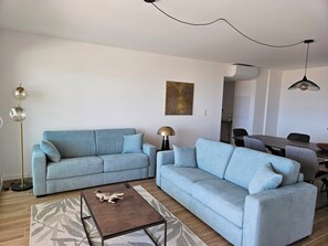 Living area - Appartement Neuf de 84 m2 Avec Terrasse de 60 m2 vue mer (L'Île-Rousse)