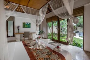 Deluxe-Villa, Gartenblick | 1 Schlafzimmer, schallisolierte Zimmer, kostenloses WLAN, Bettwäsche