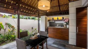 Deluxe Villa, Garden View | Private kitchen | Electric kettle