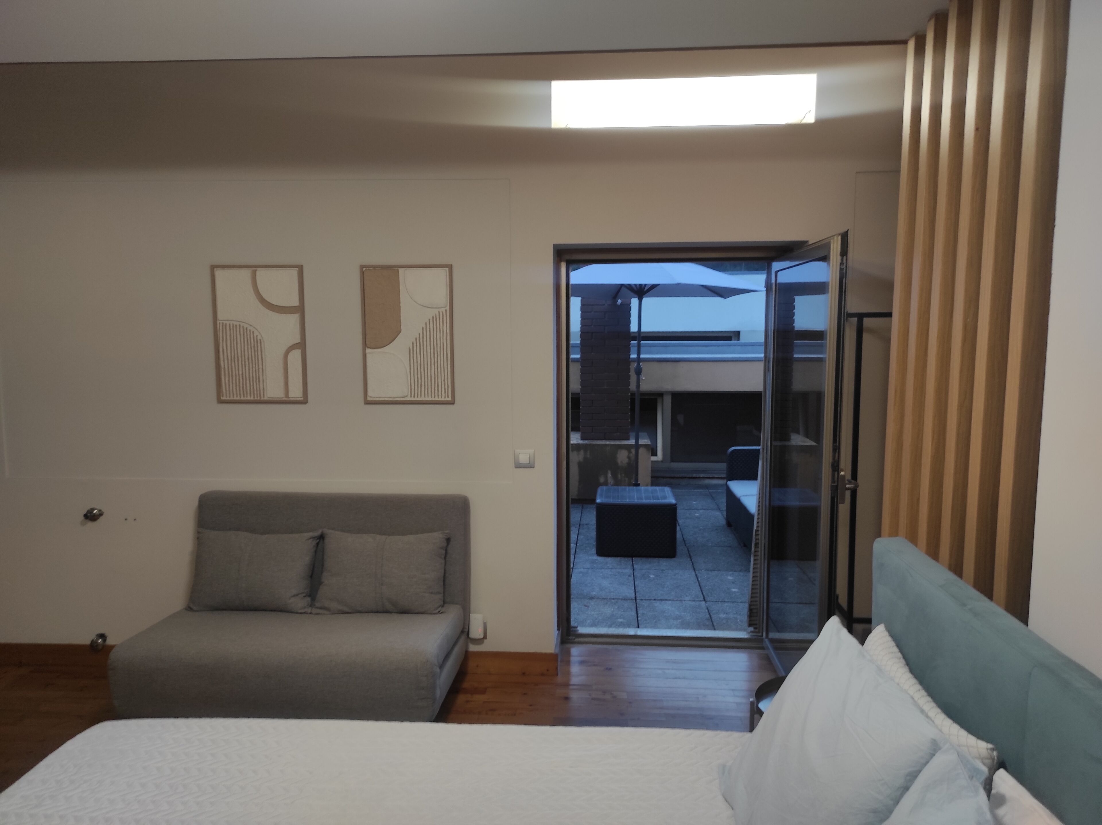 2 室のベッドルーム、アイロン / アイロン台、WiFi、ベッドシーツ