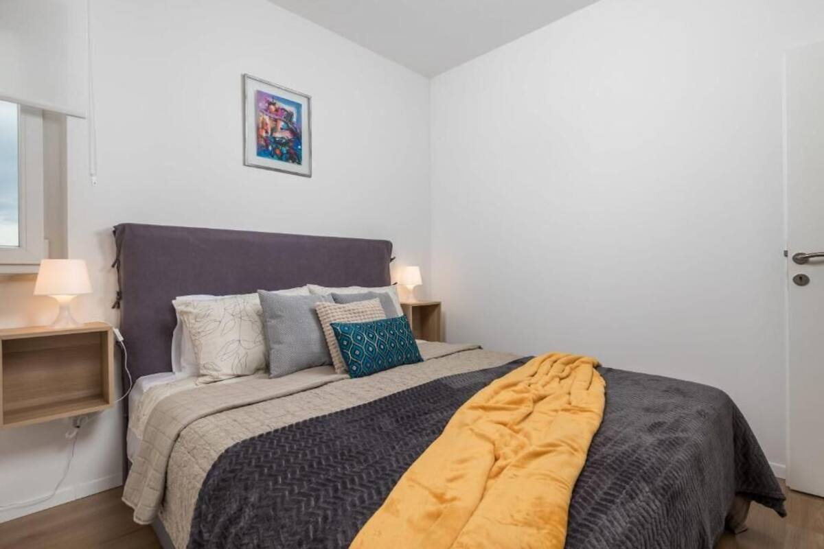 Apartment Bako 2 | 1 soverom, wi-fi (inkludert) og individuelt dekorert