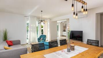 Villa Diminici 13B | Dining room