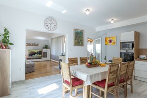 Villa, 1 Schlafzimmer | Esszimmer