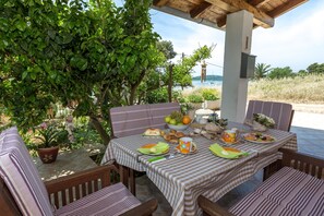House, 2 Bedrooms | Terrace/patio