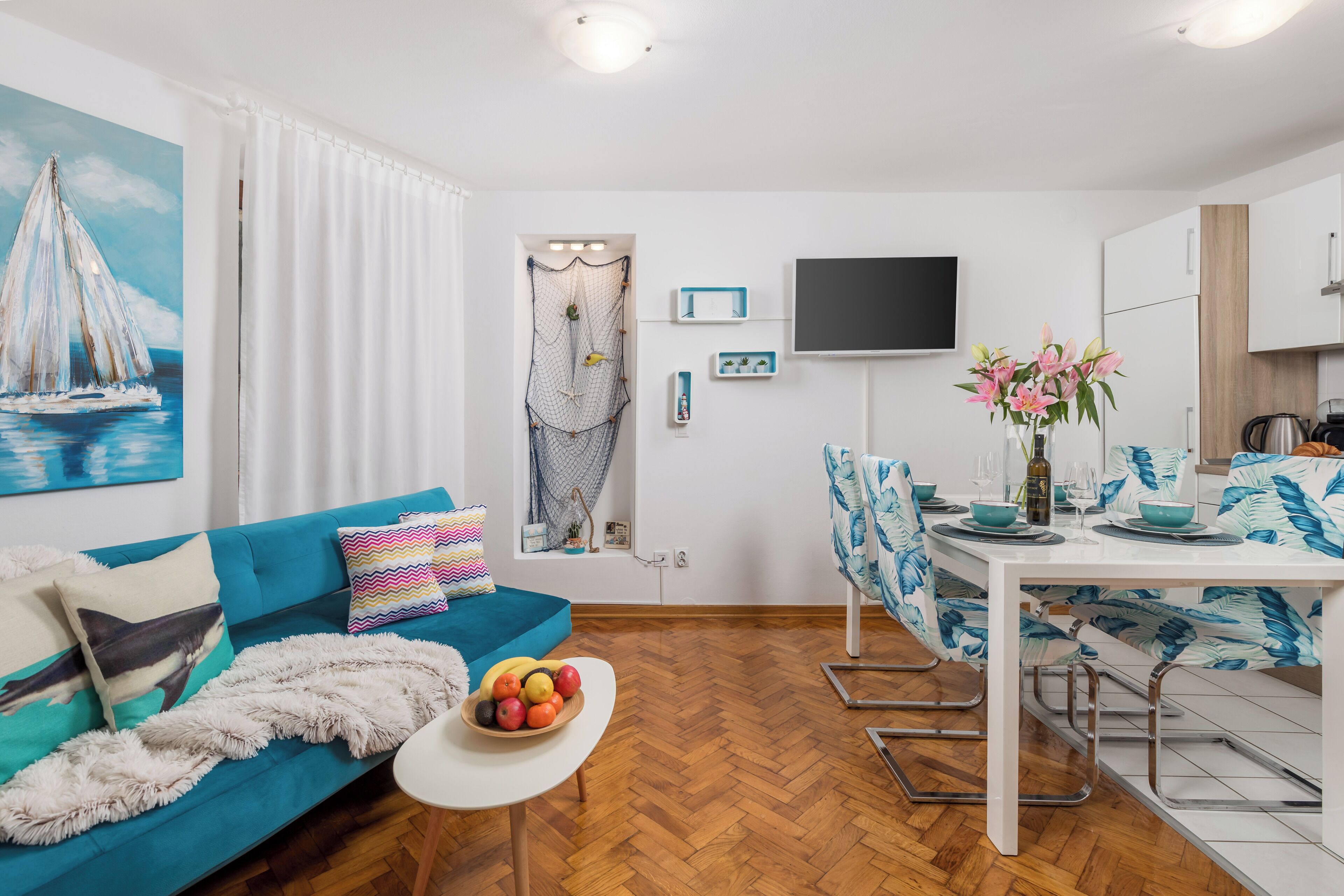 Apartment, 2 Bedrooms | Living area | TV