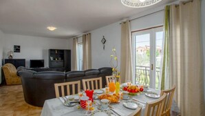 Hus, 5 soverom | Spisestue