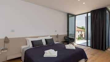 Villa, 6 Bedrooms | 6 bedrooms, iron/ironing board, WiFi