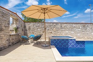 Front of property - Villa Begonija (Kanfanar)